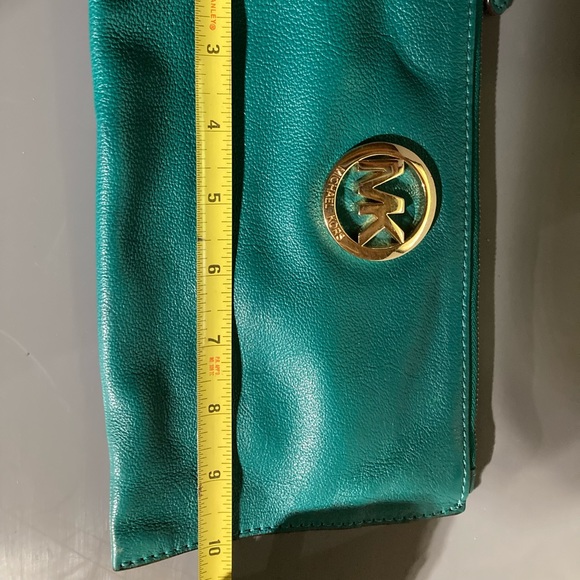 Michael Kors wallet clutch - Picture 7 of 8